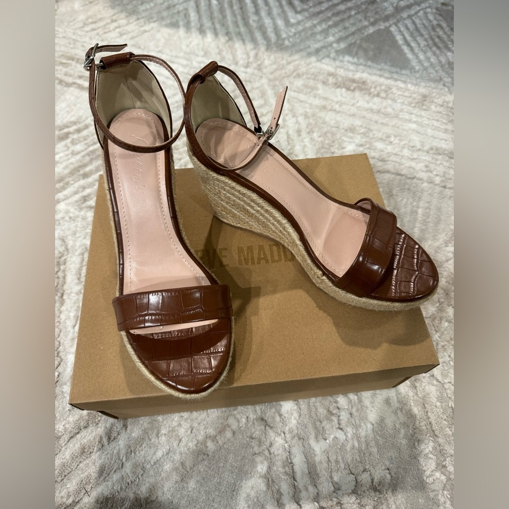 Queen shoes - size 38